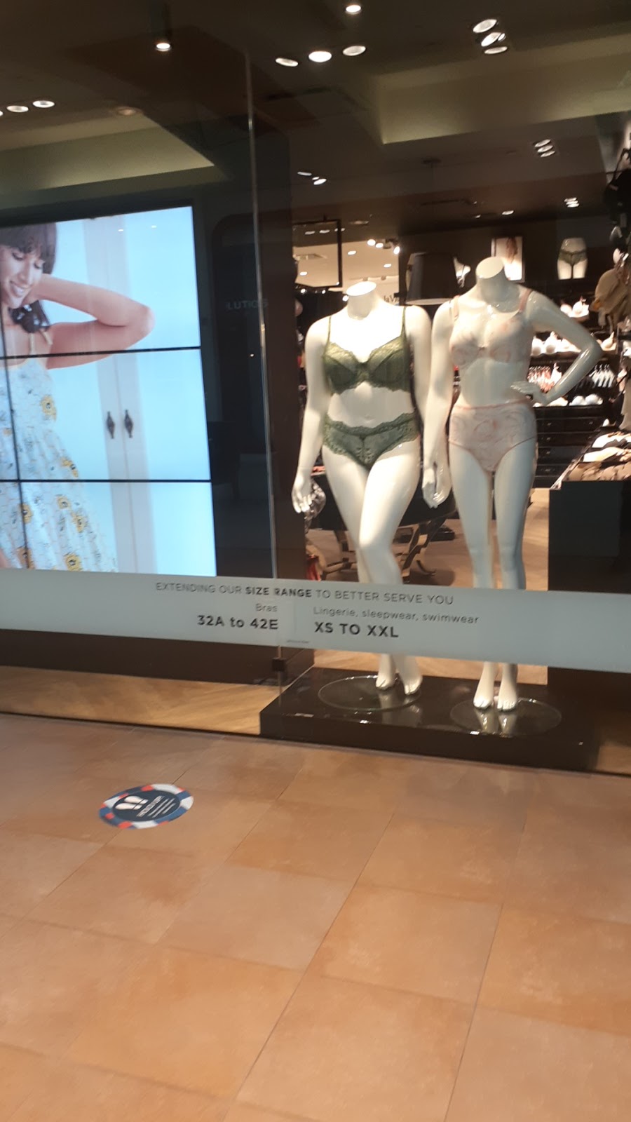 Bikini Village Fairview Park | 2960 Kingsway Dr, Kitchener, ON N2C 1X1, Canada | Phone: (519) 748-0301