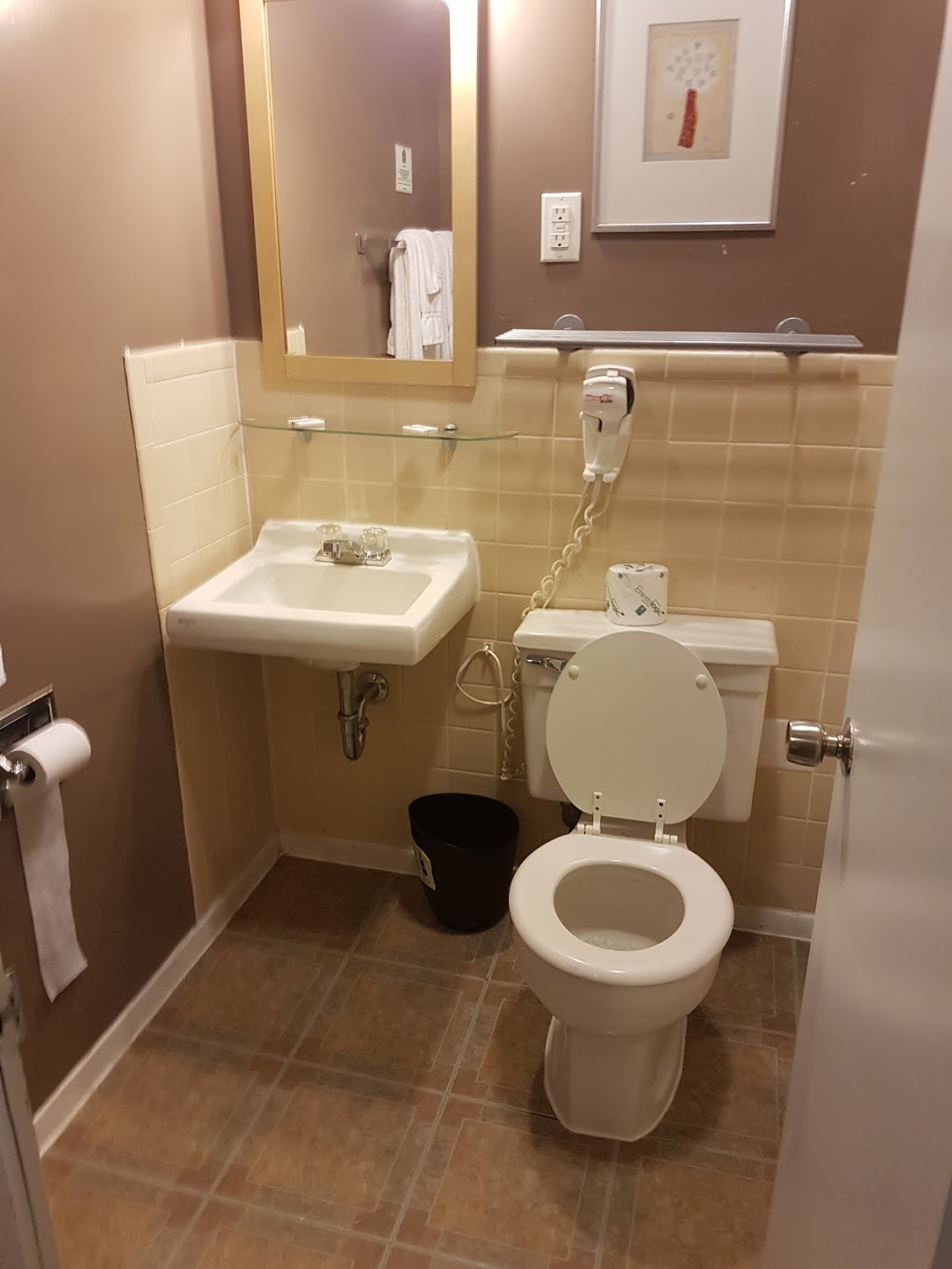 Mohawk Motel | 335 Sauble St E, Massey, ON P0P 1P0, Canada | Phone: (705) 865-2722