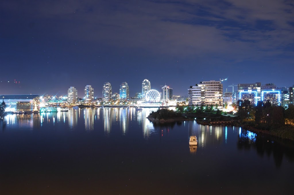 Douglas Guest House | 456 W 13th Ave, Vancouver, BC V5Z 2V8, Canada | Phone: (604) 872-3060