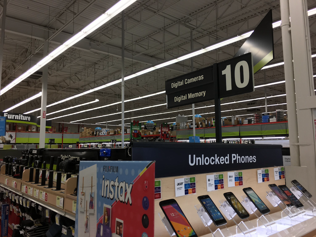 Staples | 16 Seacliff Dr E, Leamington, ON N8H 2L2, Canada | Phone: (519) 324-1370