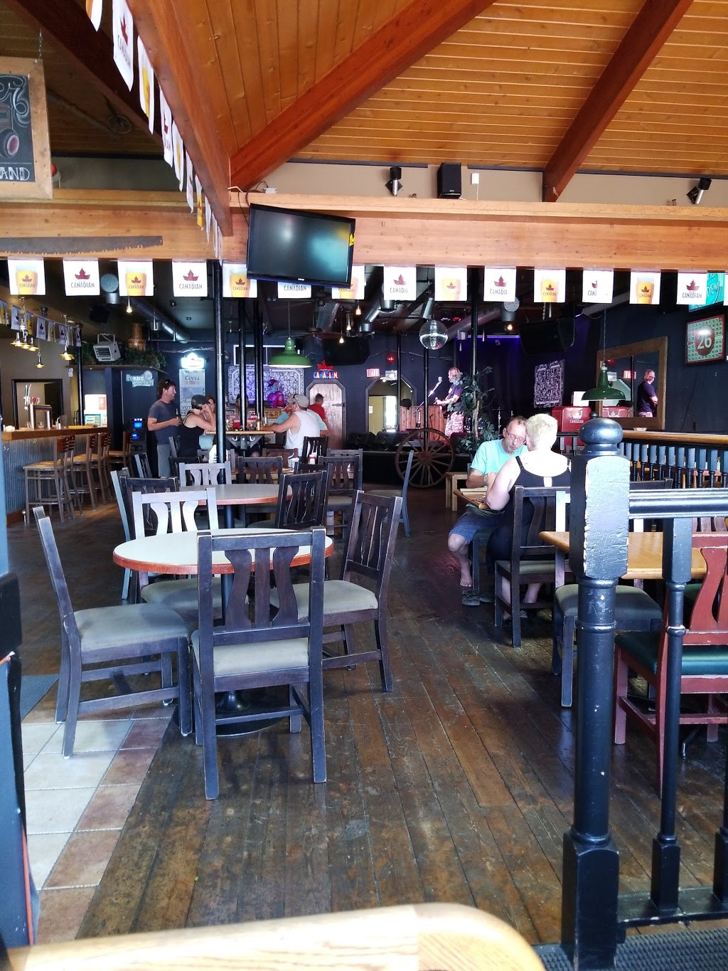 The Edgewater Bar and Grill | 5830 Beach Ave, Peachland, BC V0H 1X7, Canada | Phone: (250) 767-9579