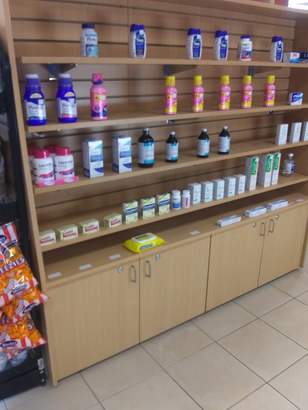 Niagara Falls Centre Pharmacy | 6453 Morrison St, Niagara Falls, ON L2E 7H1, Canada | Phone: (905) 374-2050
