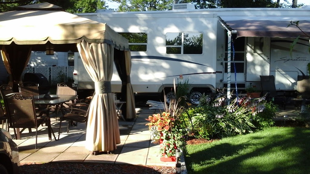Camping Domaine du Lac Cristal | 245 CH De La Grande Ligne, Saint-Rosaire, QC G0Z 1K0, Canada | Phone: (819) 752-4275