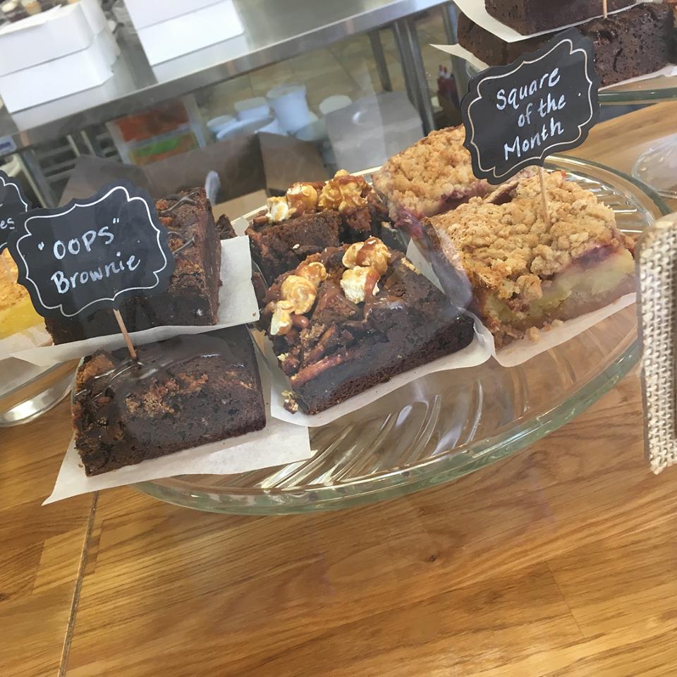 Gingers Cupcakes & Desserts | 14 Wellington St E, Aurora, ON L4G 1H5, Canada | Phone: (905) 841-4004
