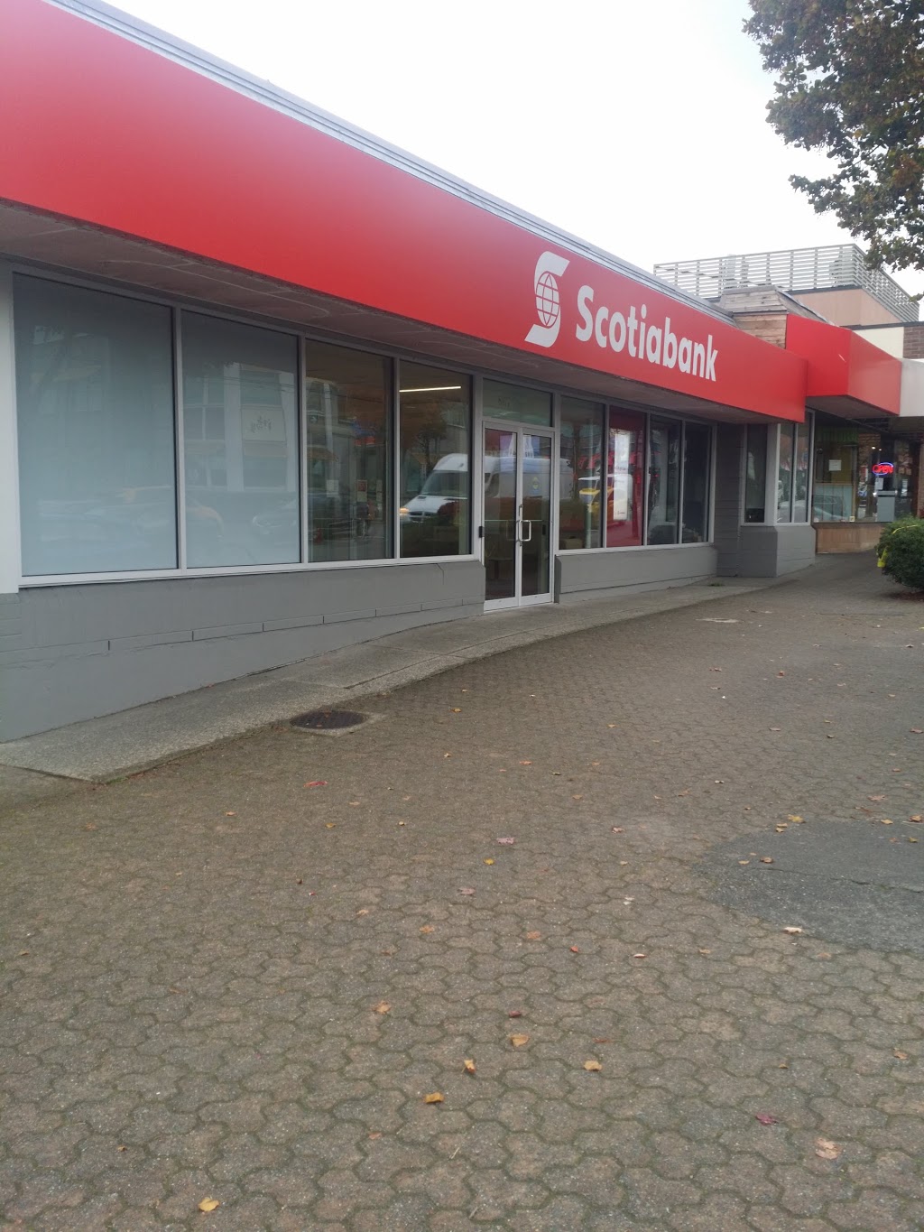 Scotiabank | bank | 8377 Granville St, Vancouver, BC V6P 4Z8, Canada | 6046683710 OR +1 604-668-3710