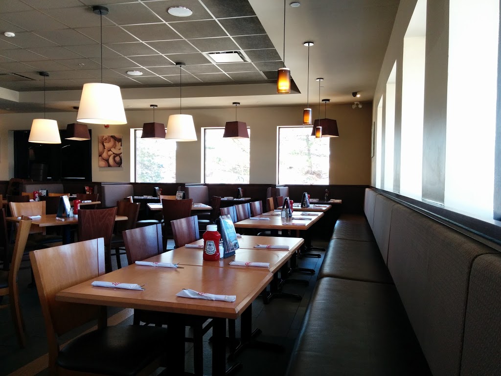 Swiss Chalet Rotisserie & Grill | 44-1111 Davis Dr, Newmarket, ON L3Y 8X2, Canada | Phone: (905) 853-3311