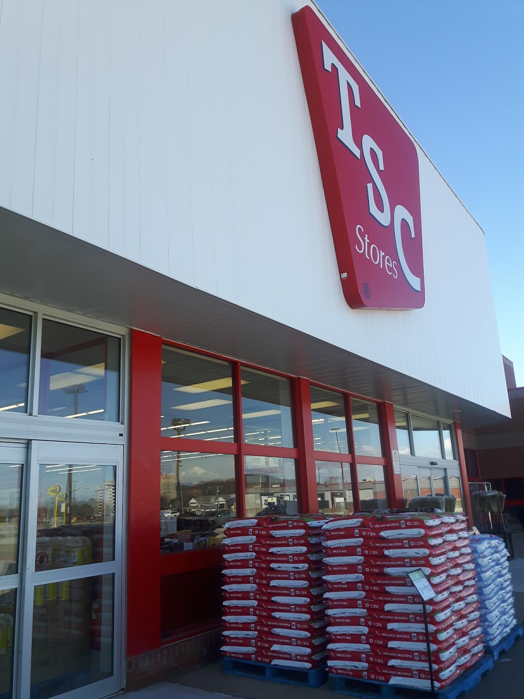 TSC Stores | 777 Niagara St, Welland, ON L3C 1M4, Canada | Phone: (905) 788-9368