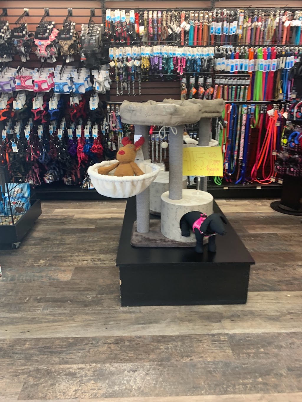 Pet Valu | 1658 Main St, Winnipeg, MB R2V 1Y9, Canada | Phone: (204) 334-4411