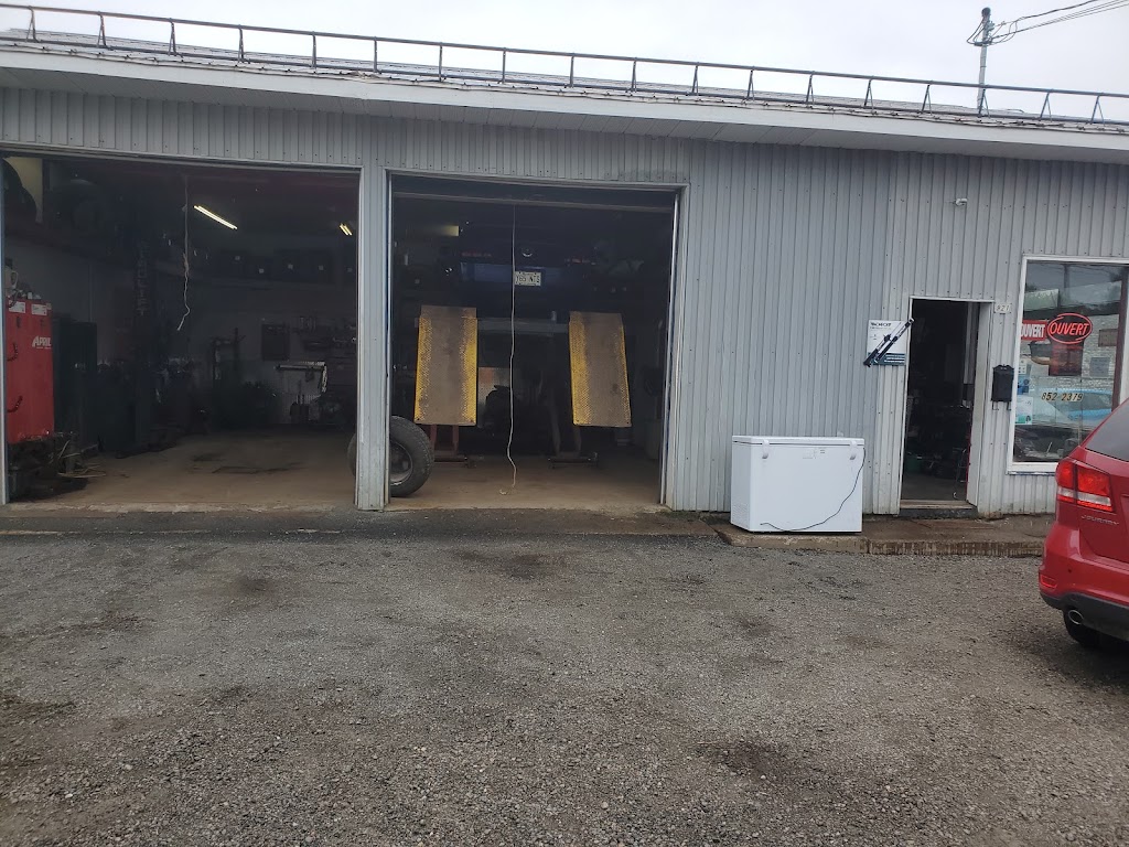 Garage s beland | 921 25e Rue, Grand-Mère, QC G9T 3R5, Canada | Phone: (819) 852-2379