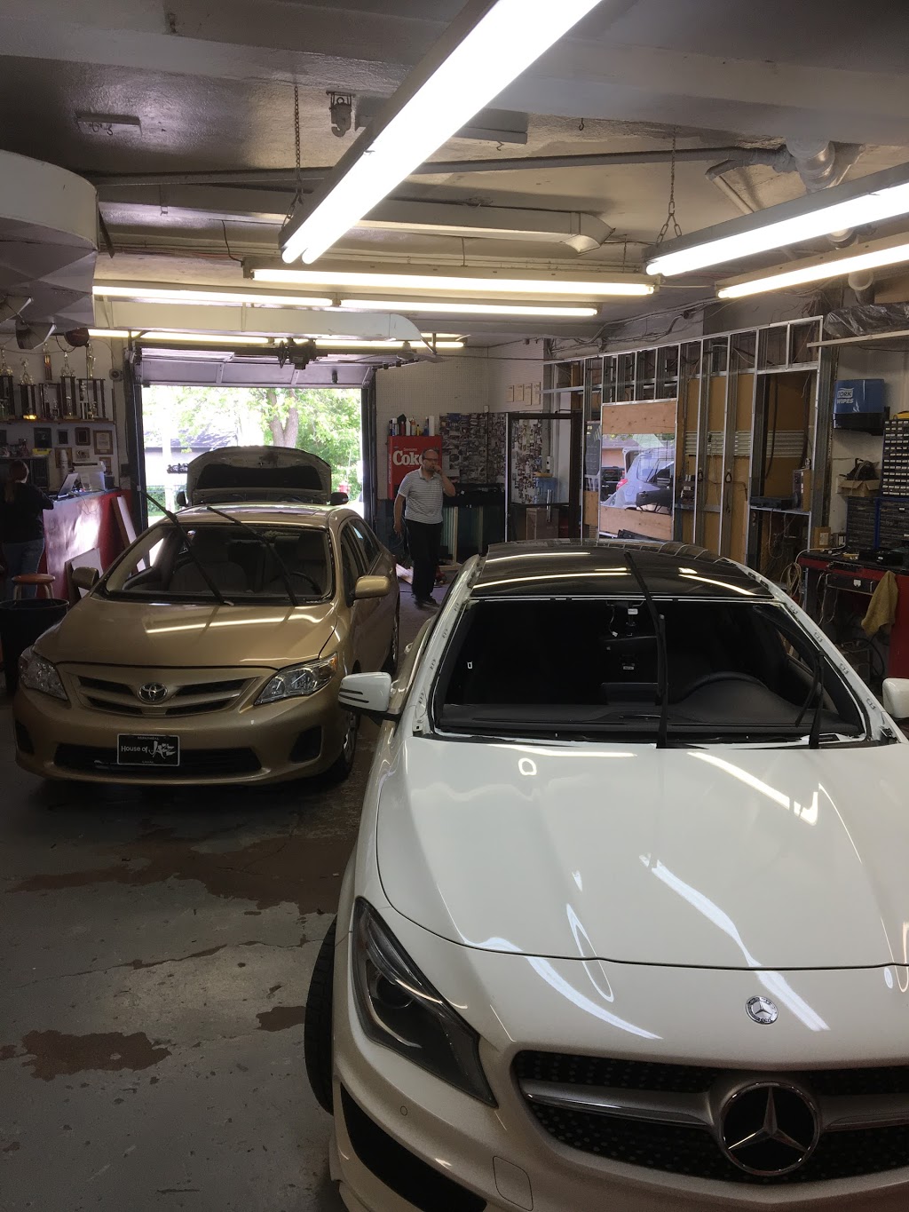 Auto Glass Experts | 17 Boulevard Curé-Labelle, Laval, QC H7V 2R7, Canada | Phone: (438) 289-2424