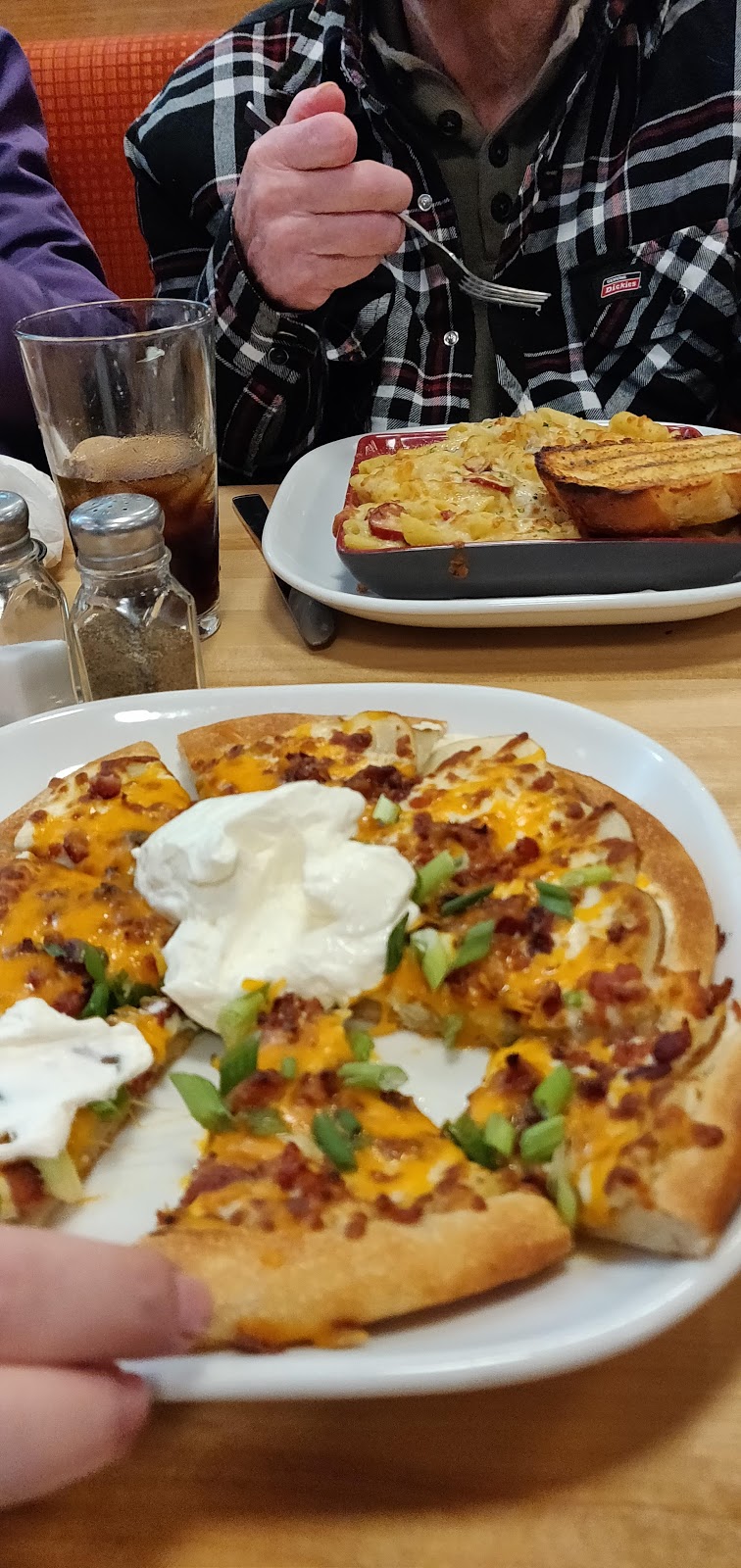 Boston Pizza | 689 Westville Rd, New Glasgow, NS B2H 2J6, Canada | Phone: (902) 755-1103
