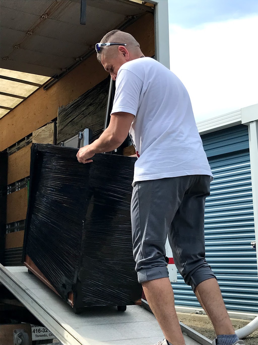 Barrie Movers-Zeus Moving Services Ltd | 125 Chalmers Dr, Barrie, ON L4N 8W4, Canada | Phone: (647) 465-6360