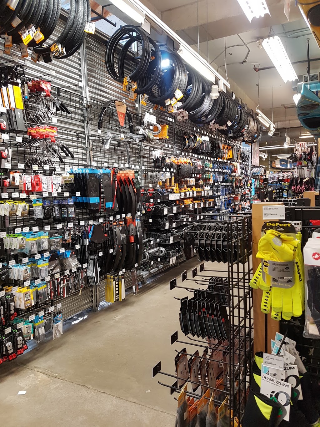 MEC Toronto | 300 Queen St W, Toronto, ON M5V 2A2, Canada | Phone: (416) 340-2667