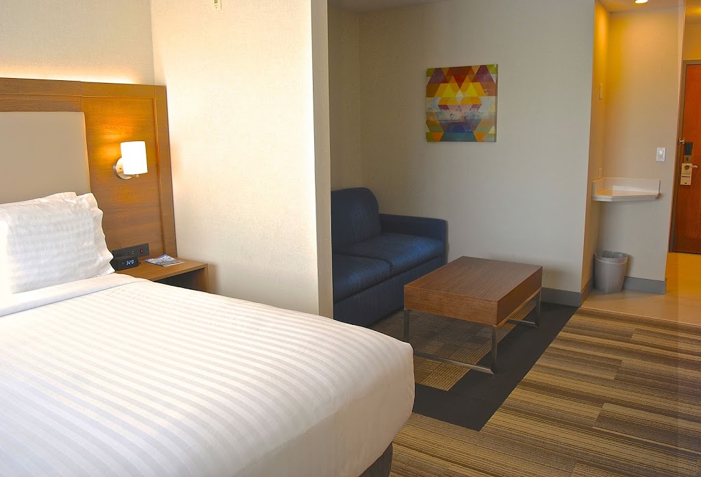 Holiday Inn Express Vancouver Airport - Richmond | 9351 Bridgeport Rd, Richmond, BC V6X 1S3, Canada | Phone: (604) 273-8080