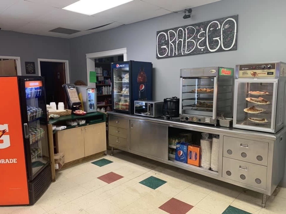 Dillons Convenience & Pizzeria | 1329 Port Hill Station Rd, Tyne Valley, PE C0B 2C0, Canada | Phone: (902) 831-2719