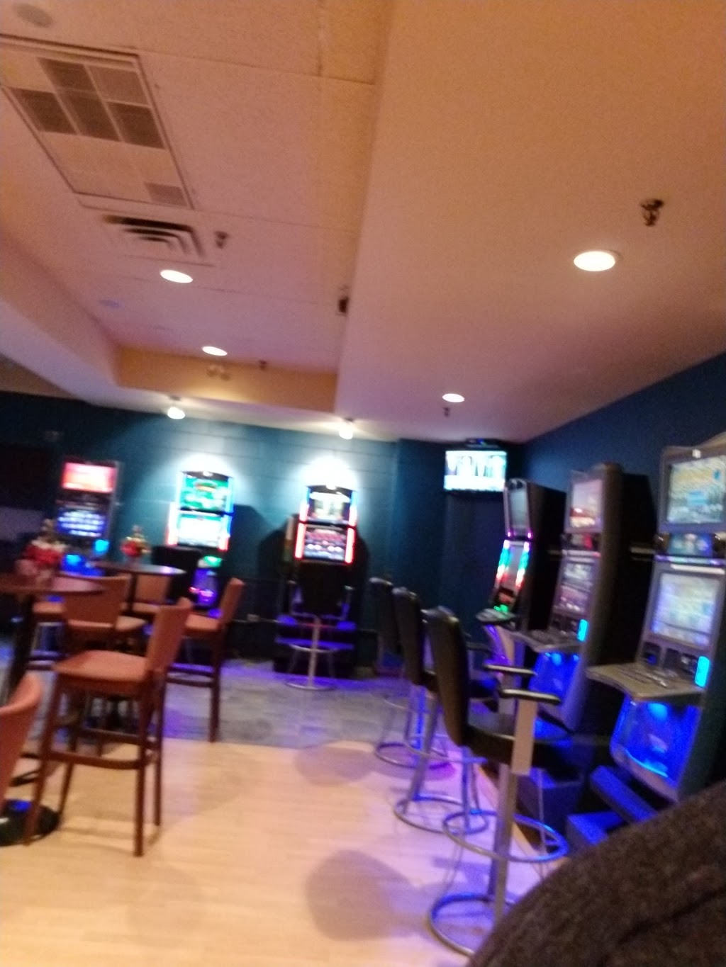 Anik Bowling Hall | 975 Boulevard Saint-Joseph, Gatineau, QC J8Z 1W8, Canada | Phone: (819) 776-3535