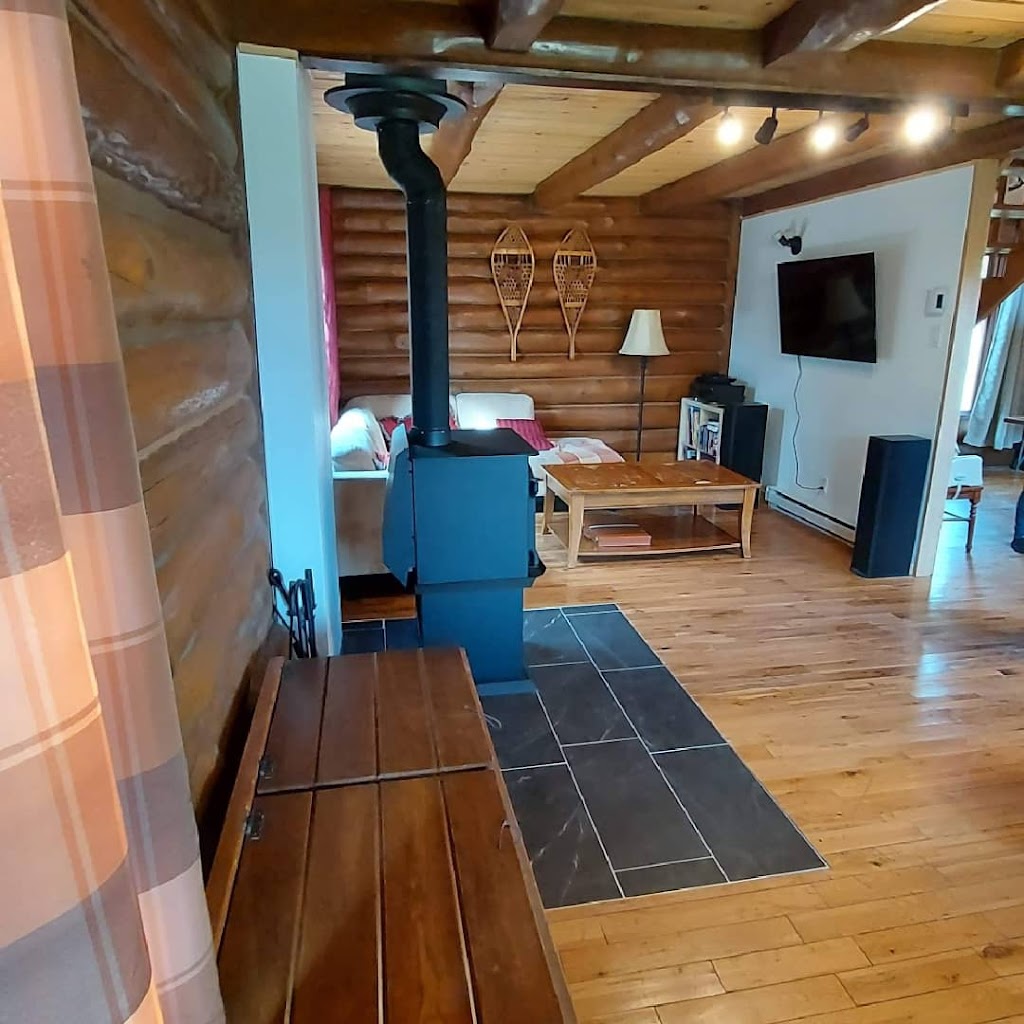 Chalet Nakamo | 2501 Chem. Saint-Joseph, Saint-Michel-des-Saints, QC J0K 3B0, Canada | Phone: (514) 242-3561