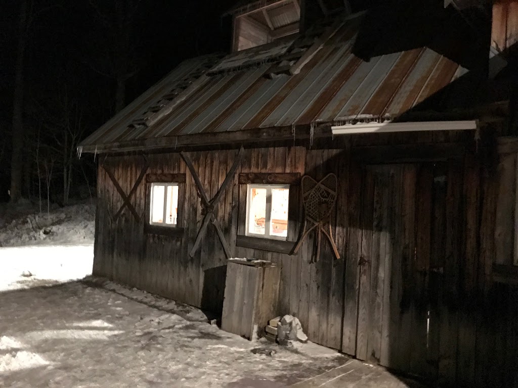 Cabane du Pic Bois | 1468 Chemin Gaspé, Brigham, QC J2K 4B4, Canada | Phone: (450) 263-6060