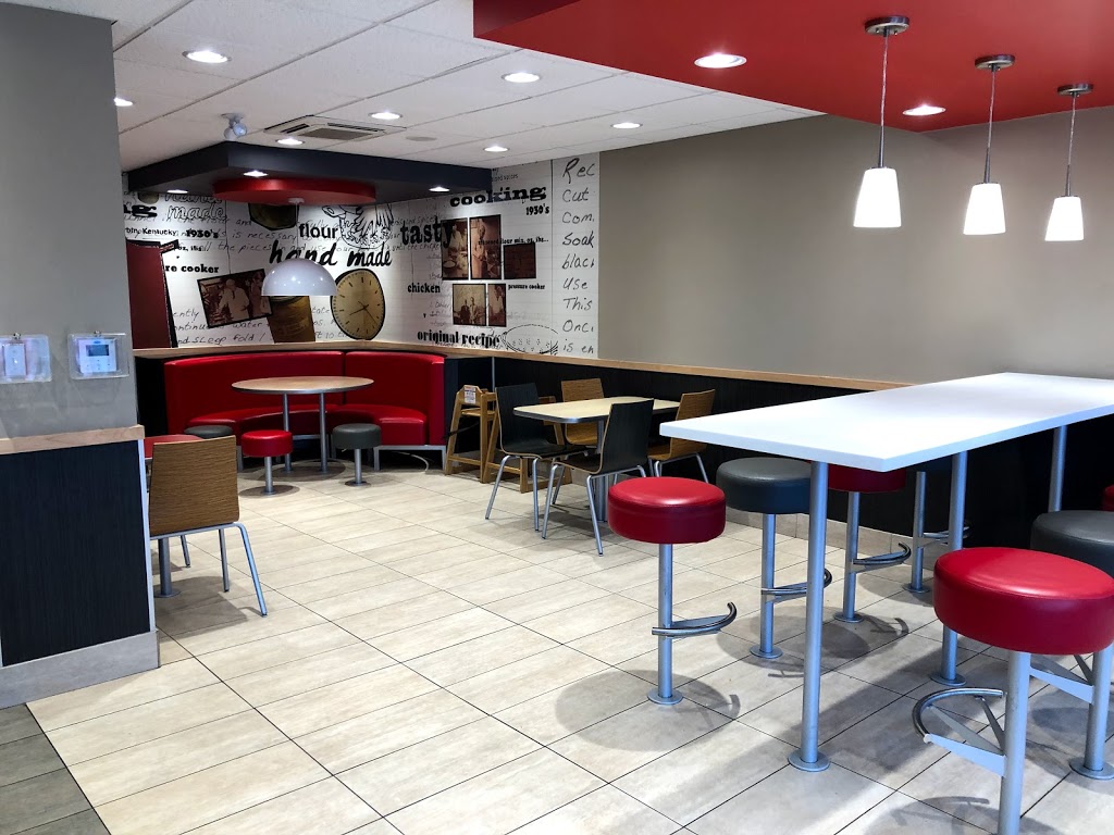 KFC | 896 Burnhamthorpe Rd W, Mississauga, ON L5C 2S3, Canada | Phone: (905) 896-8494