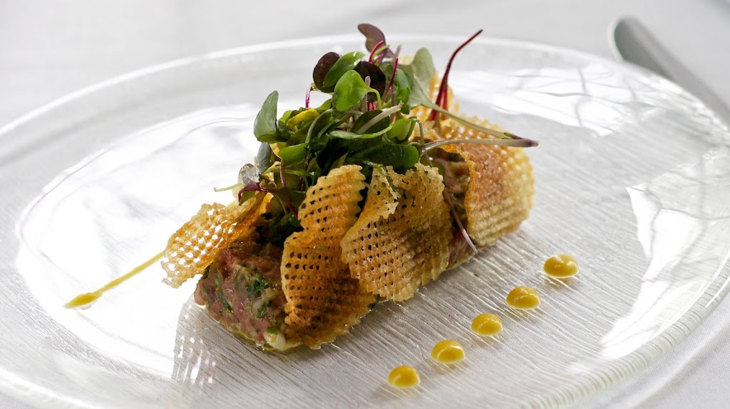 Signatures Restaurant | 453 Laurier Ave. E, Ottawa, ON K1N 6R4, Canada | Phone: (613) 236-2499