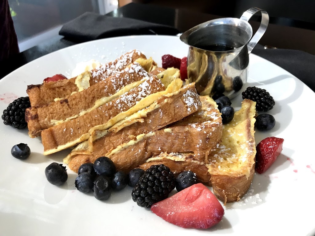 the apron | 3099 Corvette Way, Richmond, BC V6X 3A3, Canada | Phone: (604) 238-2105