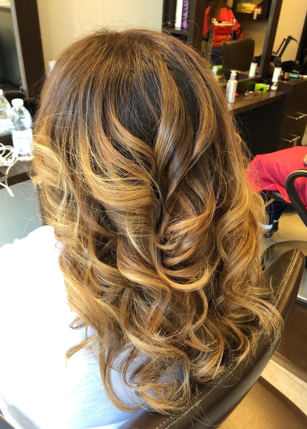 Place De LElegance Enr | 275 Rue Beaubien E, Montréal, QC H2S 1R7, Canada | Phone: (514) 271-1068