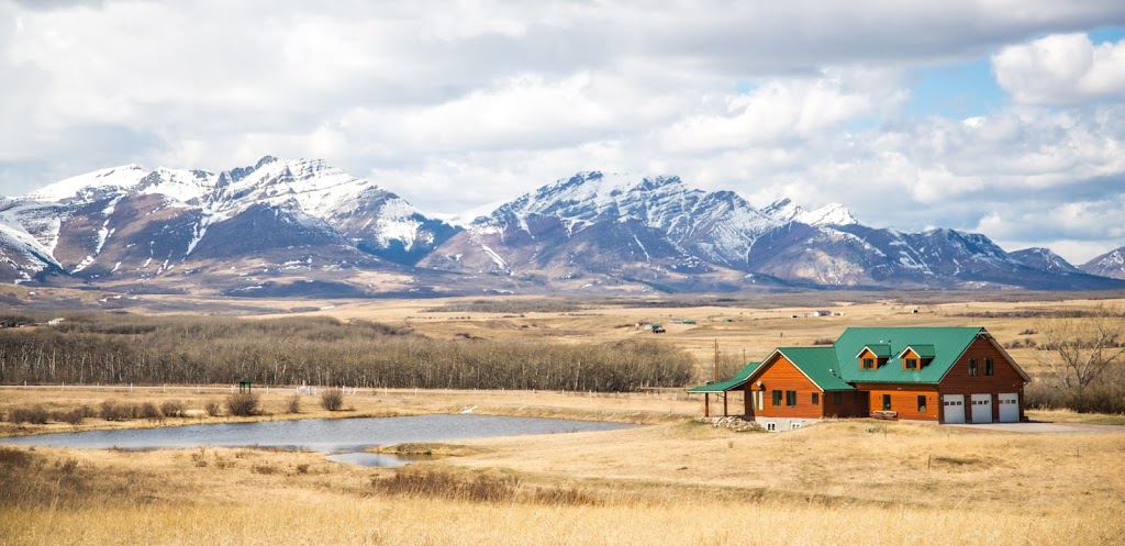 Dungarvan Creek Bed & Breakfast | 3225 AB-6, Twin Butte, AB T0K 2J0, Canada | Phone: (403) 627-4764