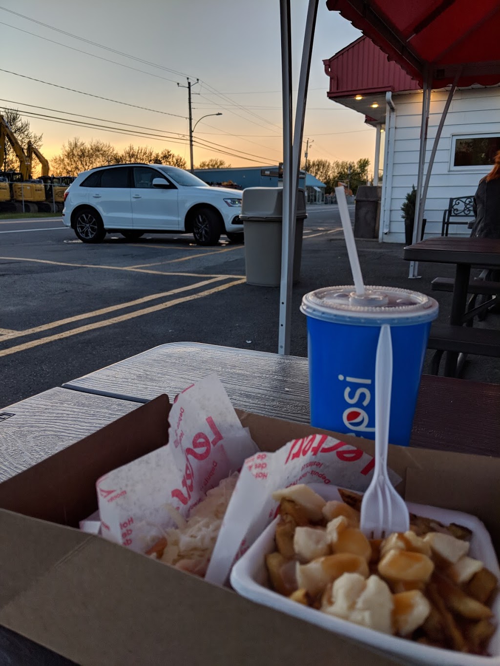 Restaurant M. Patate | 1607 Rte Marie-Victorin, Varennes, QC J3X 1P7, Canada | Phone: (450) 652-5528