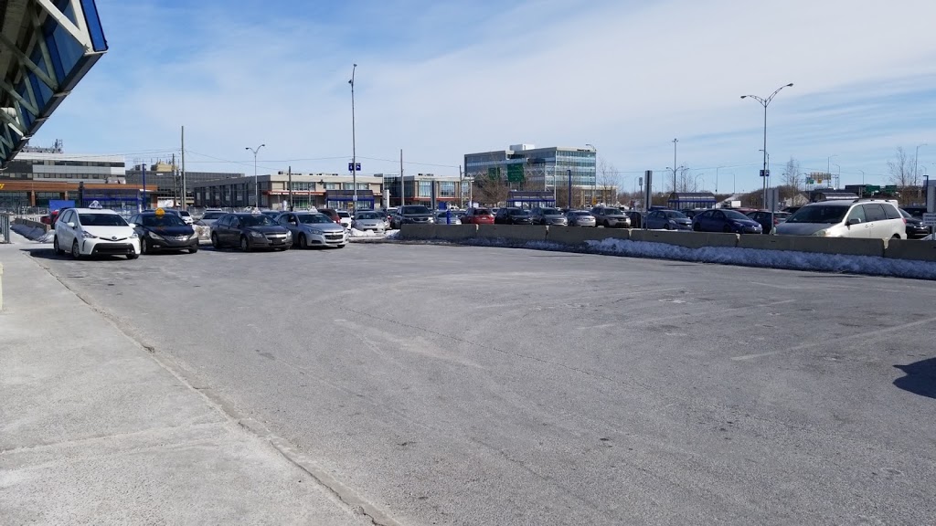 1850 Avenue Panama Parking | 1850 Avenue Panama, Montreal, QC J4W 3C6, Canada