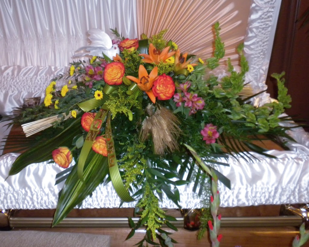 Gaétane Fleuriste Coaticook | 67 Rue Gendreau, Coaticook, QC J1A 2N3, Canada | Phone: (819) 849-2118