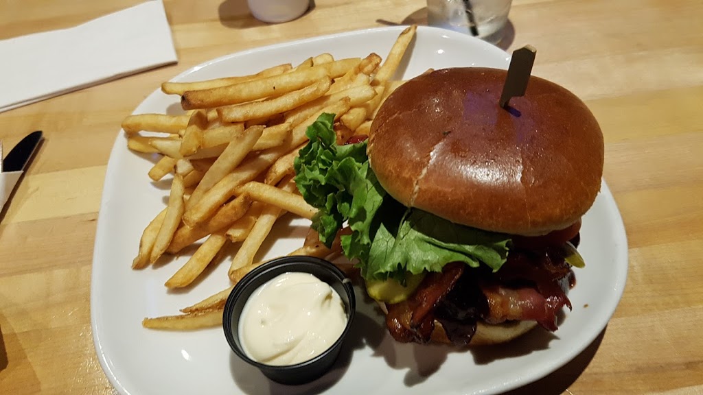 Boston Pizza | 450 Du Centropolis Prom, Laval, QC H7T 3C2, Canada | Phone: (450) 688-2229