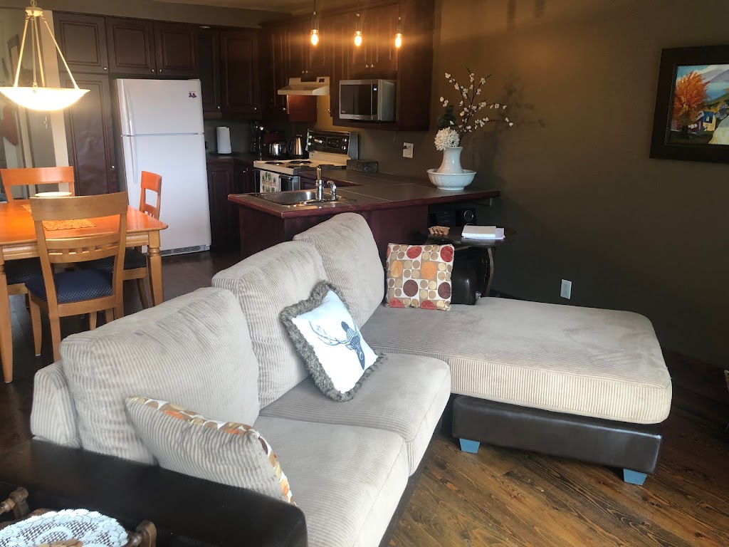 Chalet Au bout du Lac, Chertsey | 1040 Av. Chantelle, Chertsey, QC J0K 3K0, Canada | Phone: (514) 207-2154