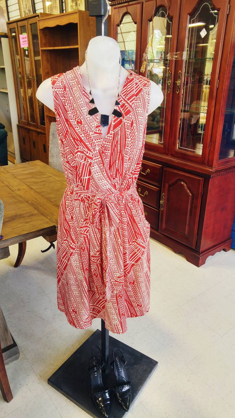 WINS Thrift Store (Women In Need Society) | 2907 Richmond Rd SW, Calgary, AB T3E 4N3, Canada | Phone: (403) 242-4969