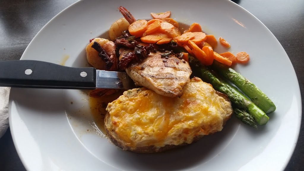 Rock Creek Tap and Grill | 3020 Preston Ave S #210, Saskatoon, SK S7T 0V2, Canada | Phone: (306) 954-4220