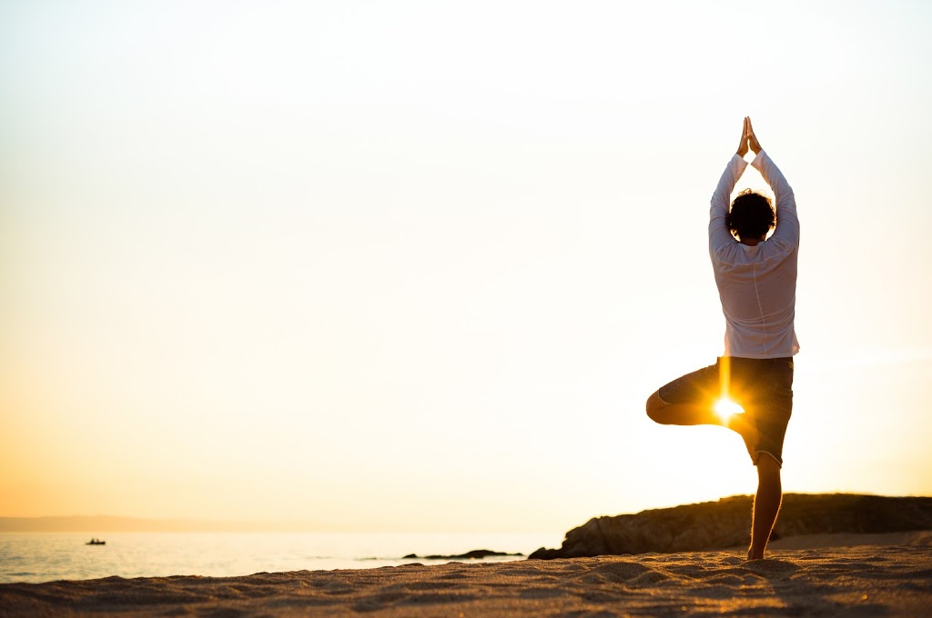 Kin Yoga | 2389-240 Rue Principale O, Magog, QC J1X 0J4, Canada | Phone: (819) 769-4111