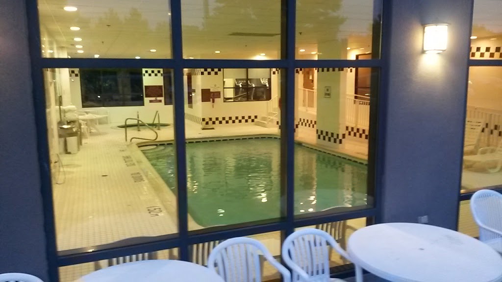 Hampton Inn & Suites by Hilton Windsor | 1840 Huron Church Rd, Windsor, ON N9C 2L5, Canada | Phone: (519) 972-0770