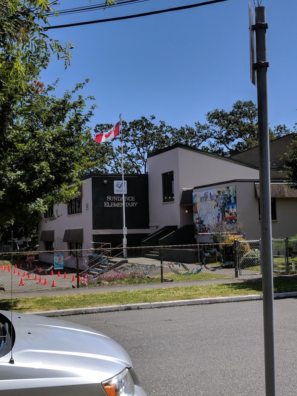 École Beausoleil | 1415 Andrews Ave, Victoria, BC V8P 2S7, Canada | Phone: (250) 598-1684