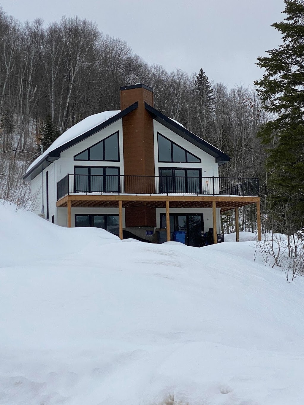 Chalet à louer Saint-Côme-Lanaudière | 20 RUE DU PARADIS, Saint-Côme-Linière, QC J0K 2B0, Canada | Phone: (514) 794-4777