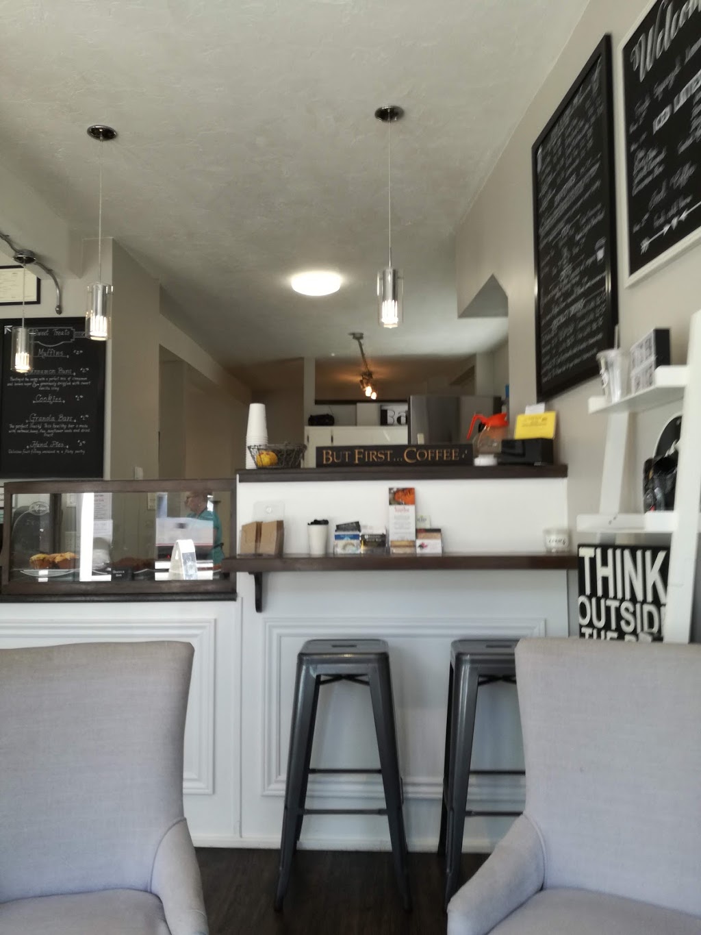 Off The Rail Cafe | st 7h8, 572 Main St, Sussex, NB E4E 7H8, Canada | Phone: (506) 944-9000