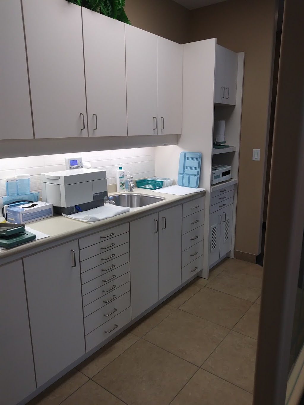 Donway Dental | 1090 Don Mills Rd #610, North York, ON M3C 3R6, Canada | Phone: (416) 444-2281