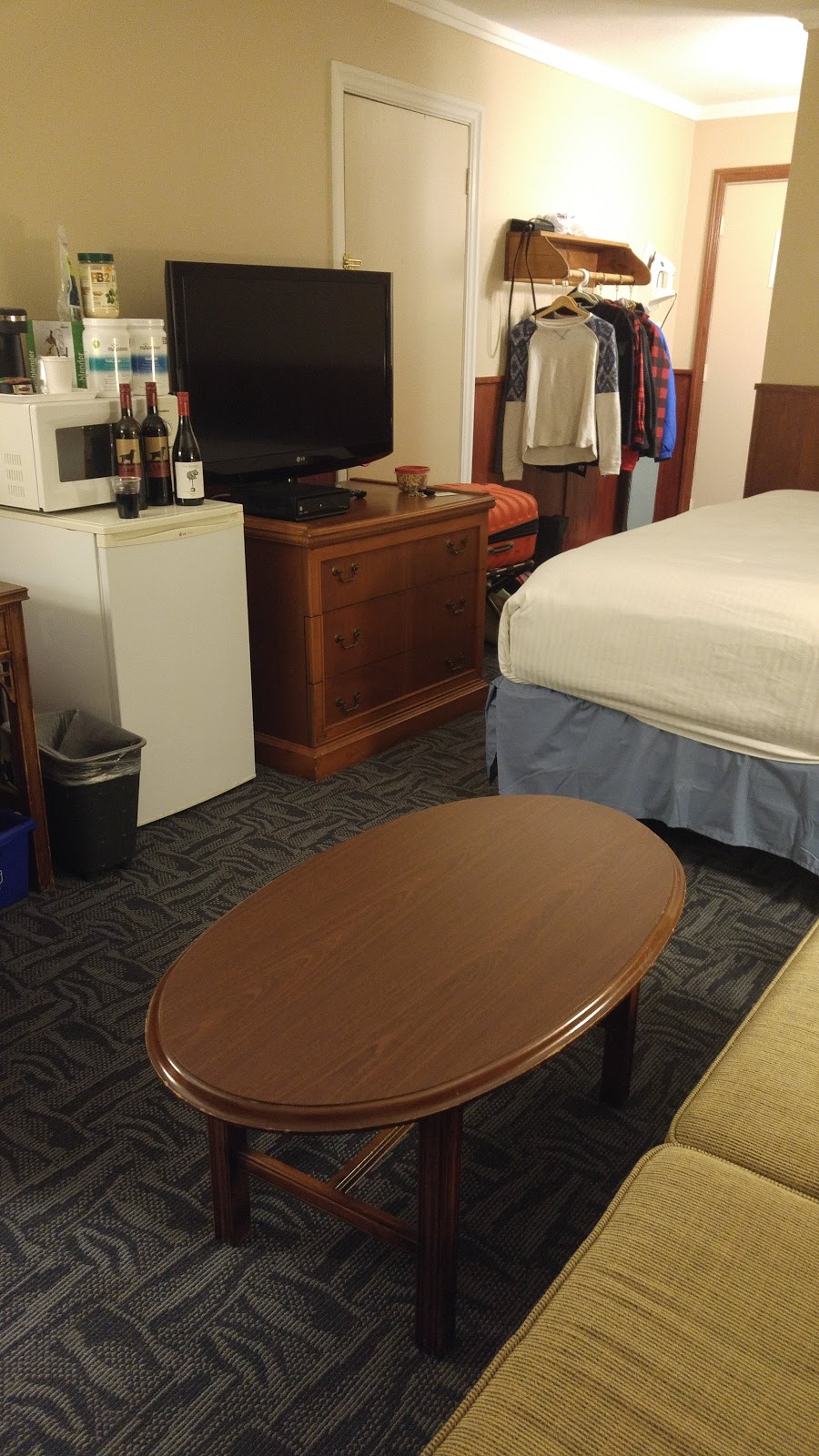 Sutton Park Inn | 1126 Sutton St, Kincardine, ON N2Z 2E2, Canada | Phone: (519) 396-3444