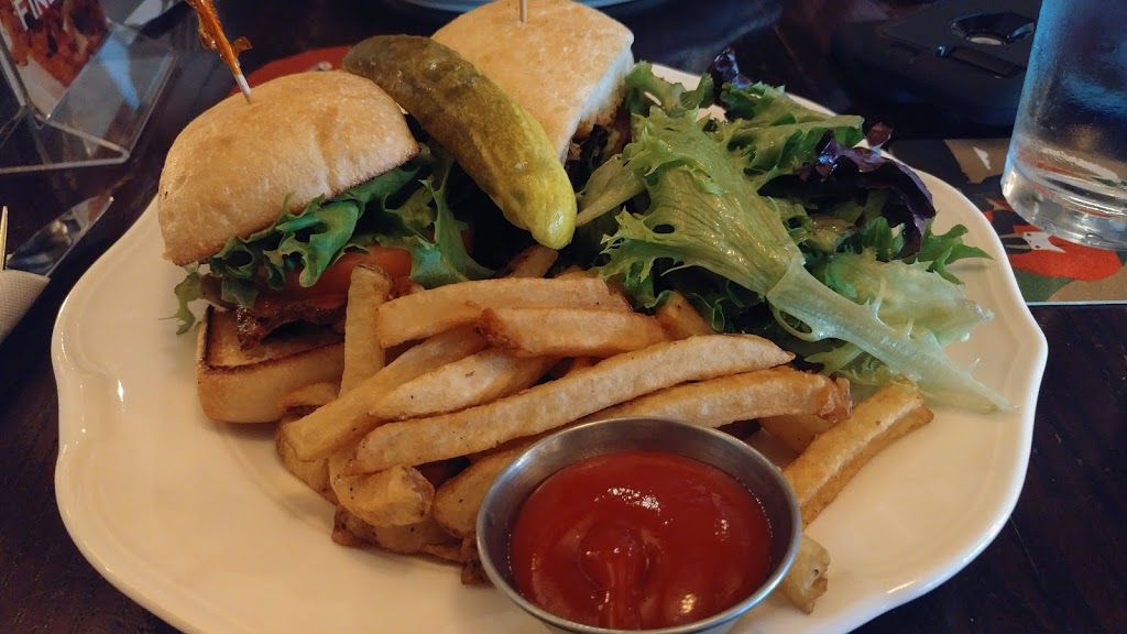 Finbars Portland Hills | 635 Portland Hills Dr, Dartmouth, NS B2W 0J7, Canada | Phone: (902) 444-7654