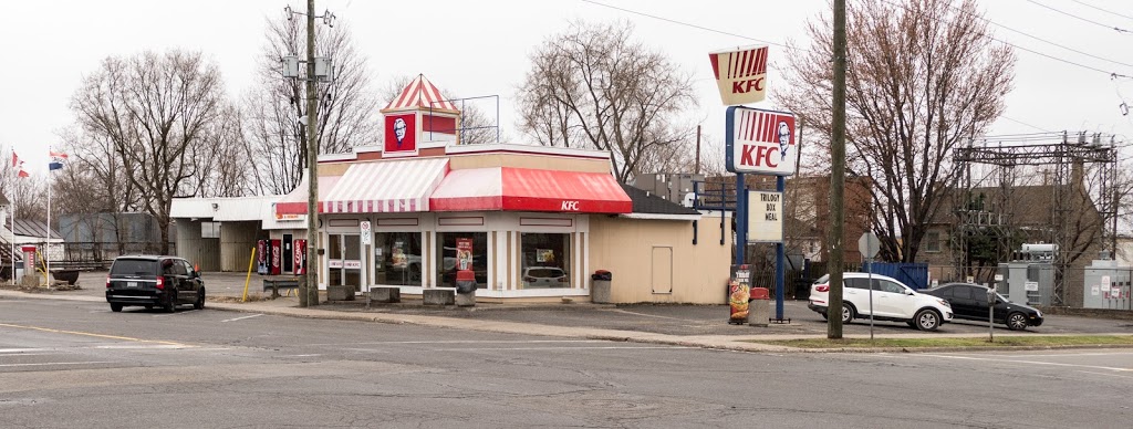 KFC | 21 Main St E, Smiths Falls, ON K7A 1A1, Canada | Phone: (613) 283-7238