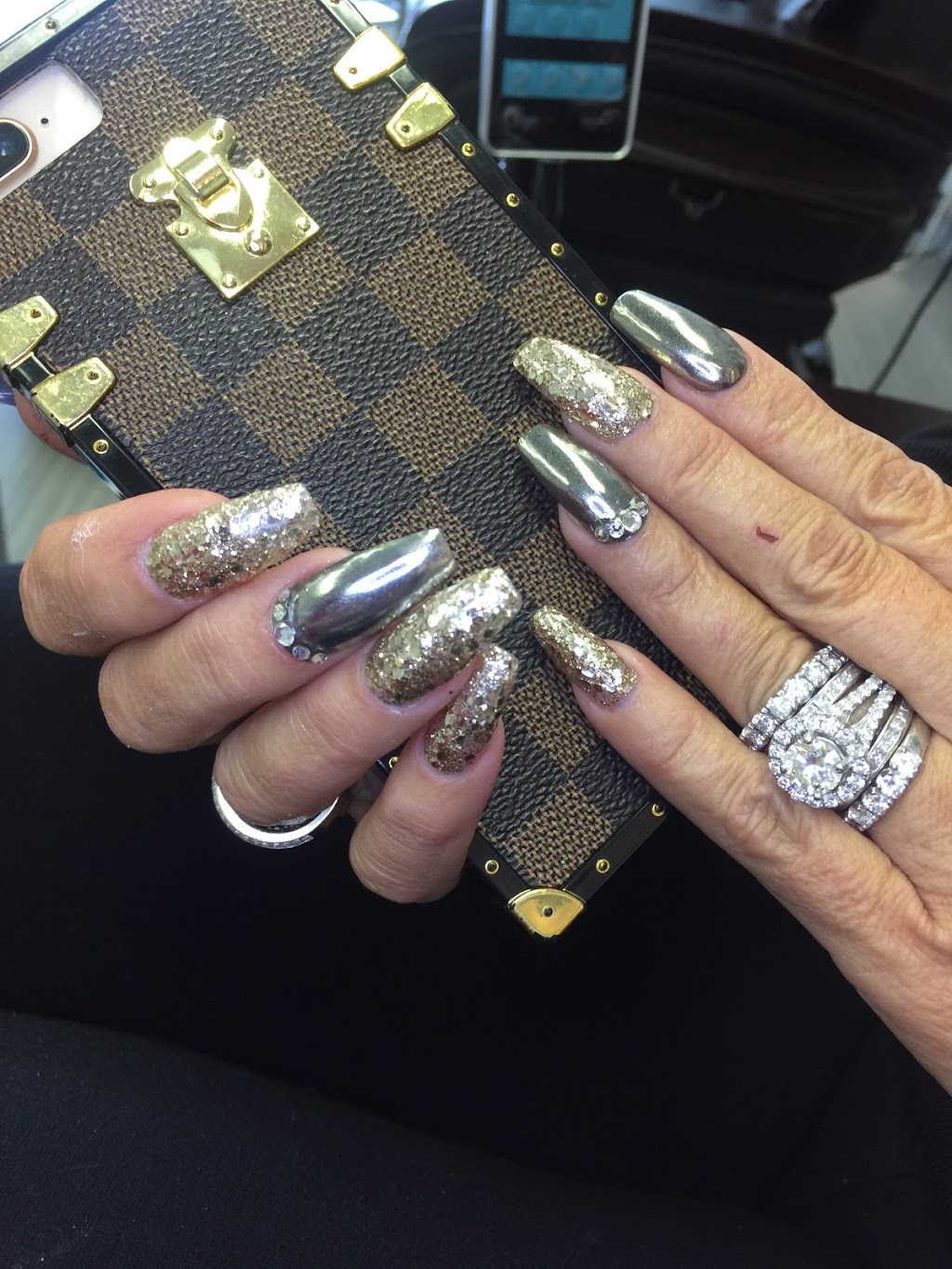 Noémie Ongles & Spa | 2100 Boulevard le Corbusier Local 5, Laval, QC H7S 2C9, Canada | Phone: (579) 640-6888