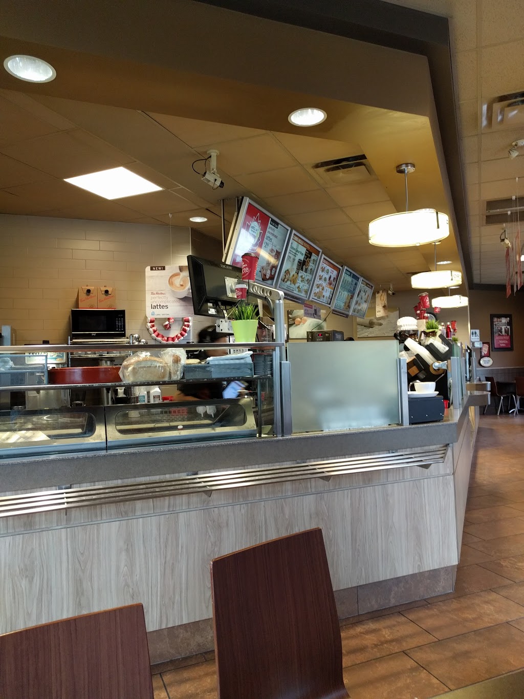 Tim Hortons | 4033 1 New St, Burlington, ON L7L 1S8, Canada | Phone: (905) 333-9688