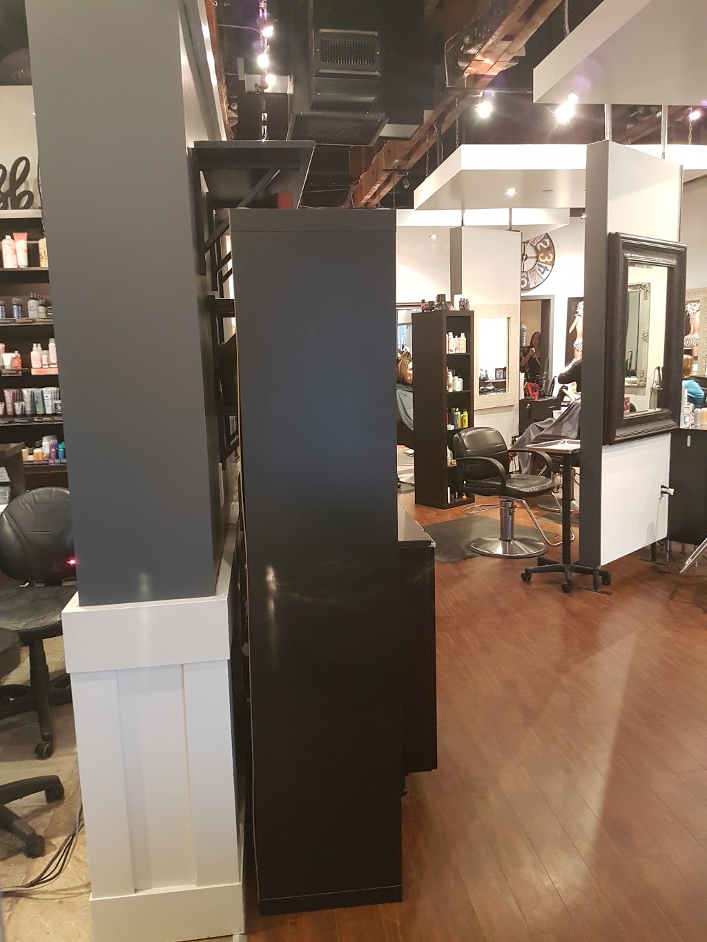 ID Salon | 9275 Glover Rd, Langley City, BC V1M 2S2, Canada | Phone: (604) 882-8600