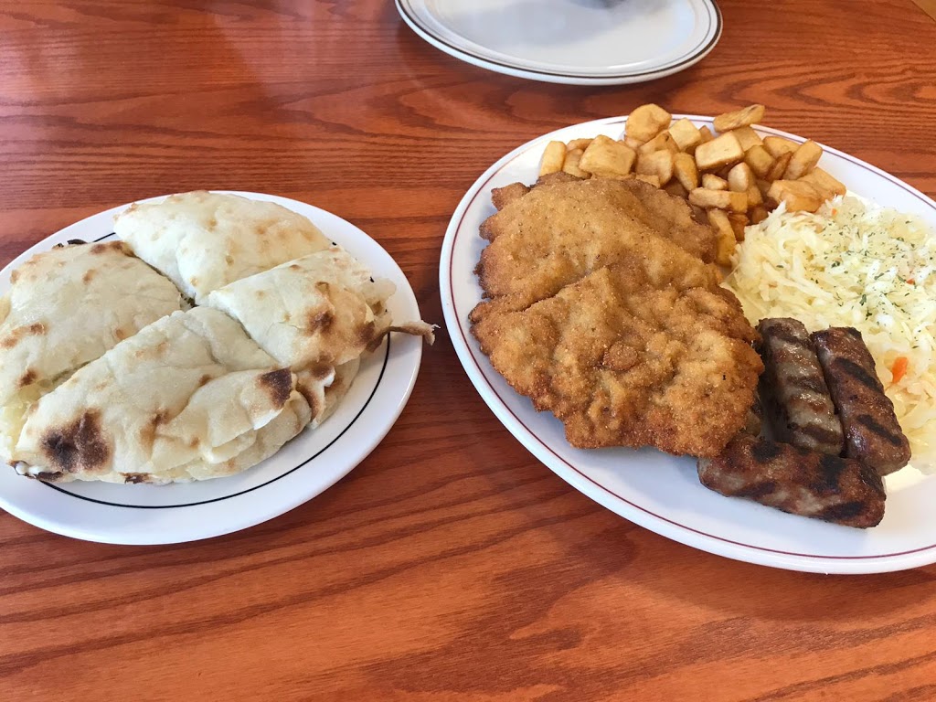 Veslo Grand Bend Restaurant and Motel | 8788 Lakeshore Rd, Thedford, ON N0M 2N0, Canada | Phone: (519) 243-9779