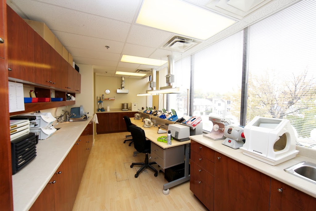 Benoit Viau, Denturologiste Chomedey | 400 Boulevard Curé-Labelle, Laval, QC H7V 2S6, Canada | Phone: (450) 978-3368