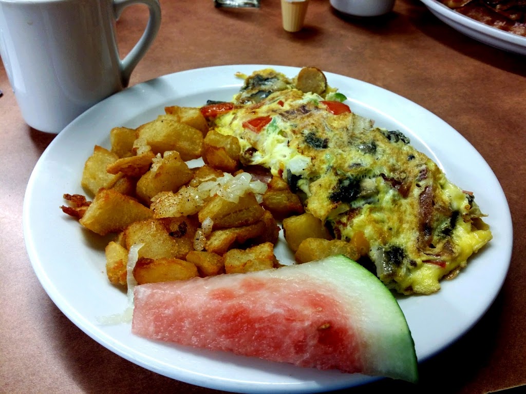 Baileys Casual Dining | 314 County Rd 10, Picton, ON K0K 2T0, Canada | Phone: (613) 476-7187