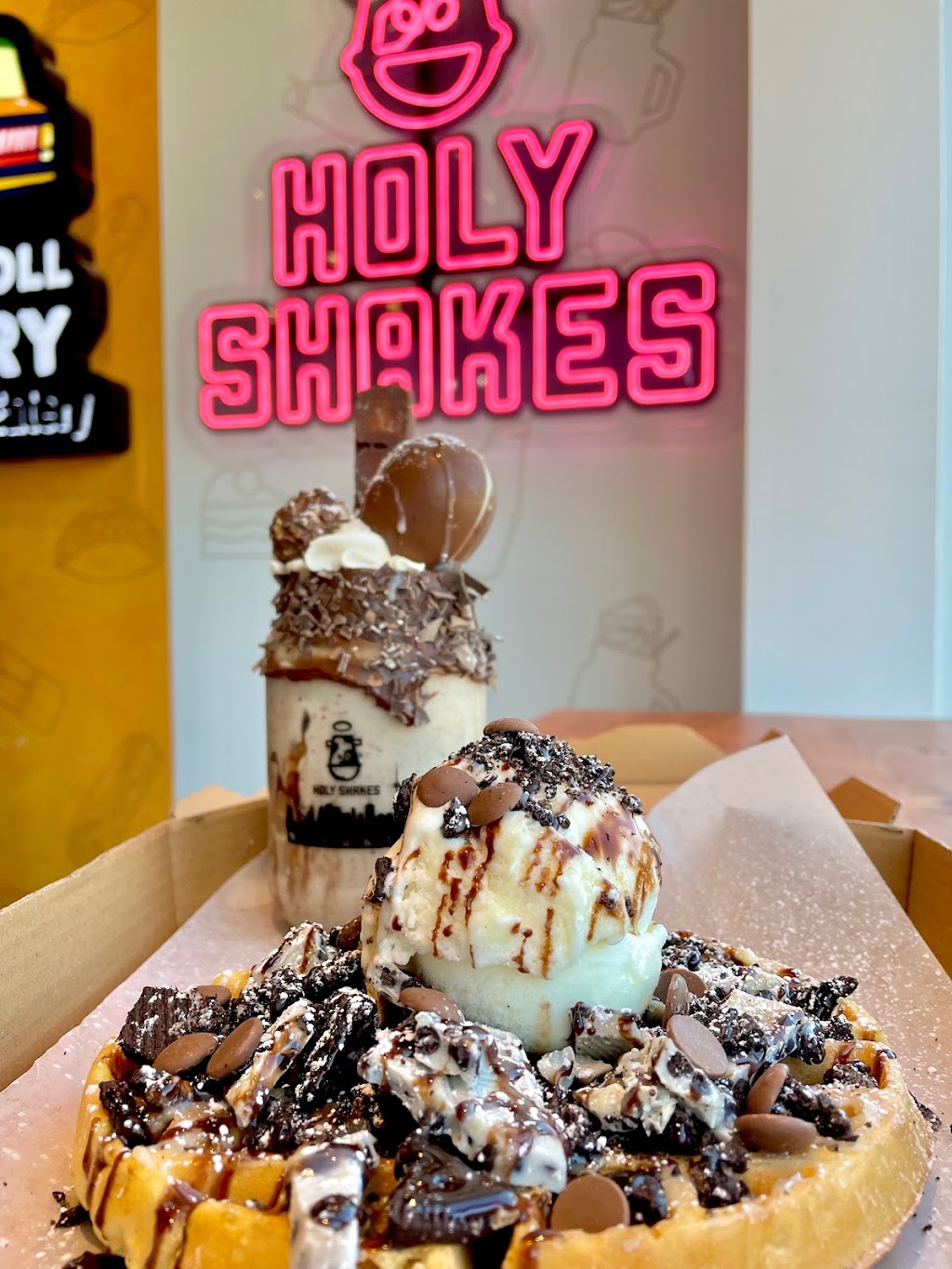 Holy Shakes Burlington | 2321 Appleby Line Unit H4, Burlington, ON L7M 4P9, Canada | Phone: (905) 331-0770